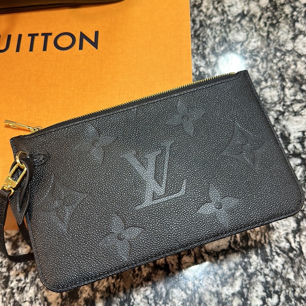 LOUIS VUITTON NEVERFULL MM Monogram Empreinte Leather. (GREAT CONDITION) Black - Picture 8 of 13